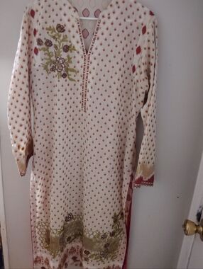 Embroidered Cream & Olive Floral Kurta